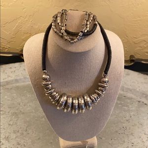 Vintage necklace & bracelet.